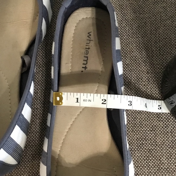 White Mt. Gray and White Striped Ballet Flats with bows, size 10. - Picture 9 of 11